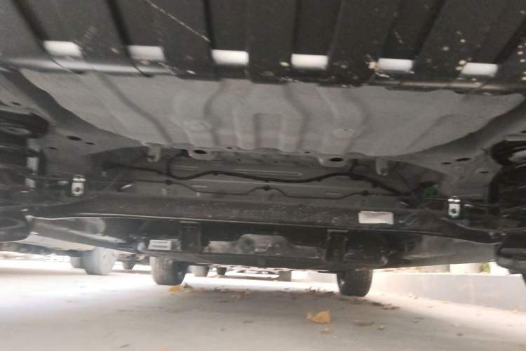 Used Wuling Bingo S 2025 Model 325km Deluxe Edition Chassis Rear
