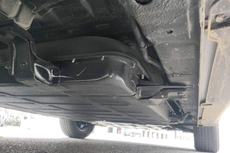 Used Wuling Bingo S 2025 Model 325km Deluxe Edition Chassis Rear Right