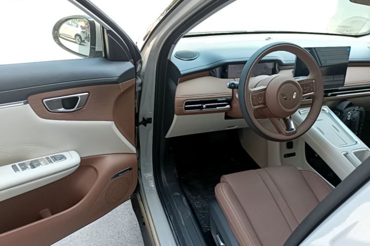 Used Wuling Bingo S 2025 Model 325km Flagship Edition Driver Seat