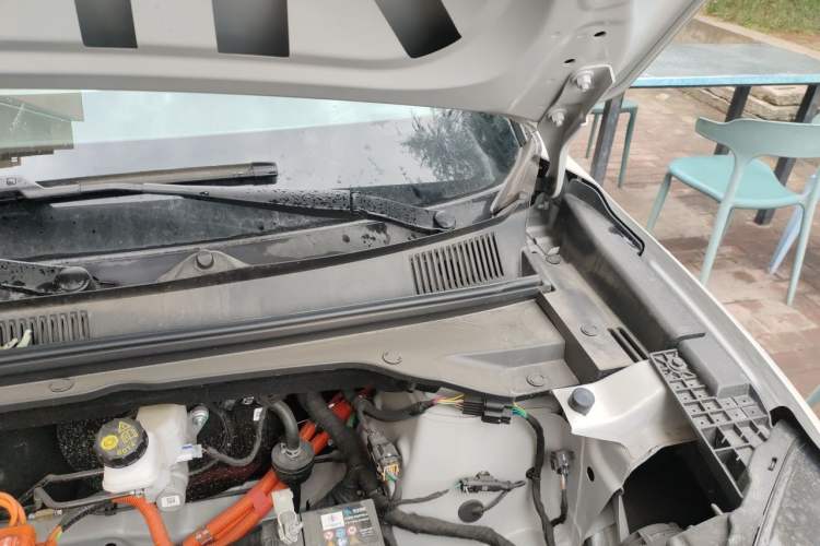 Used Wuling Bingo S 2025 Model 430km Flagship Edition Engine Bay Left