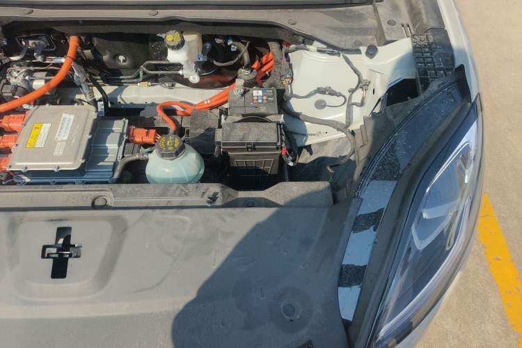 Used Wuling Bingo S 2025 Model 325km Flagship Edition Engine Bay Left