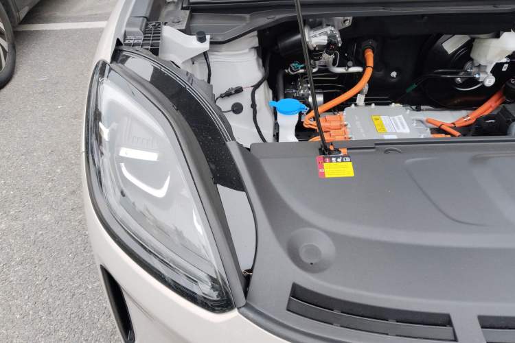 Used Wuling Bingo S 2025 Model 325km Deluxe Edition Engine Bay Right