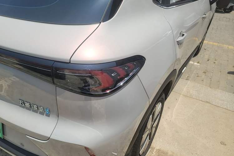 Used Wuling Bingo S 2025 Model 325km Deluxe Edition Exterior 3
