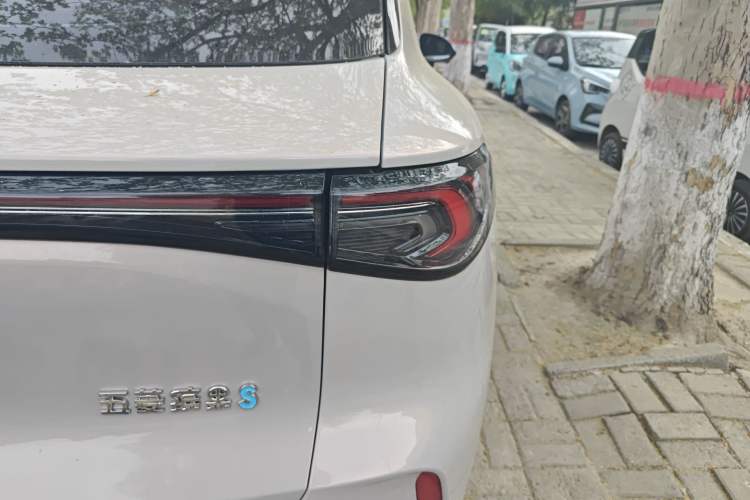Used Wuling Bingo S 2025 Model 325km Flagship Edition Exterior 3