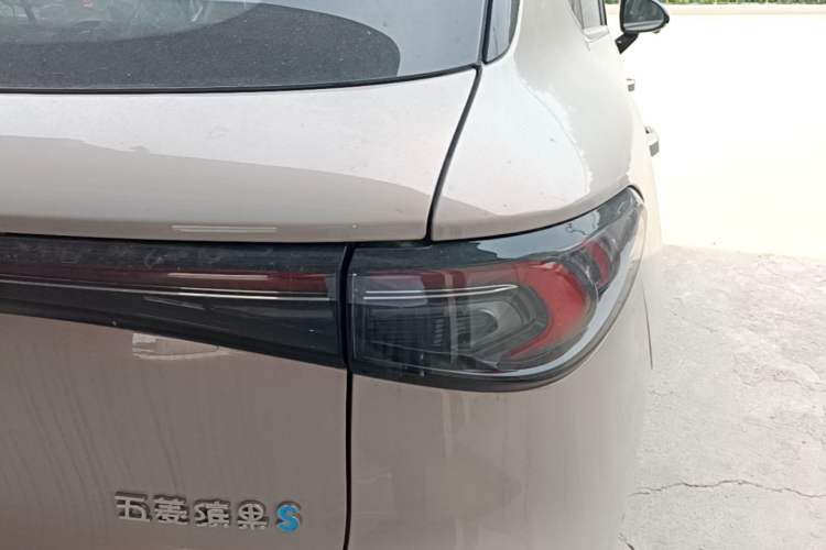Used Wuling Bingo S 2025 Model 325km Deluxe Edition Exterior 3