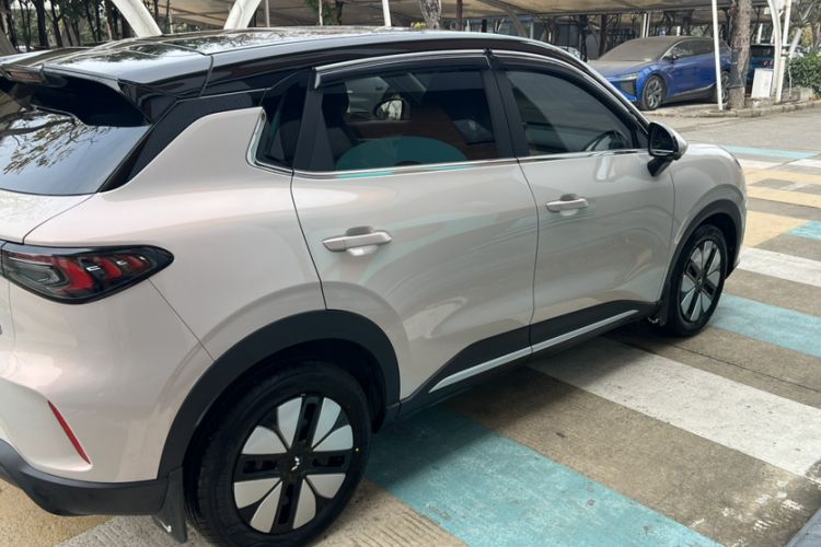Used Wuling Bingo S 2025 Model 325km Deluxe Edition Exterior 5