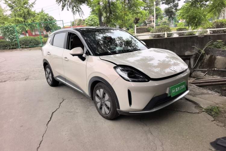 Used Wuling Bingo S 2025 Model 430km Deluxe Edition Front Right 45 Deg