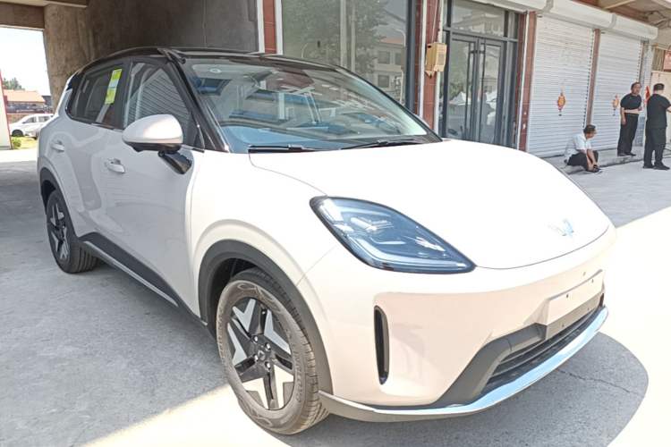 Used Wuling Bingo S 2025 Model 325km Flagship Edition Front Right 45 Deg
