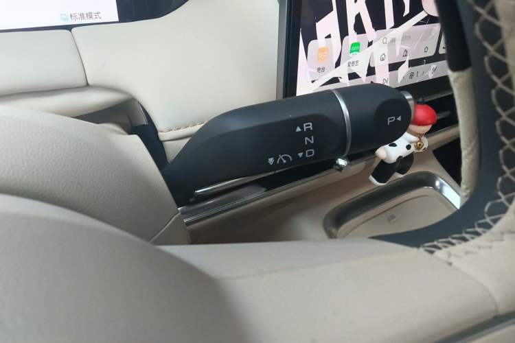 Used Wuling Bingo S 2025 Model 325km Deluxe Edition Gear Lever
