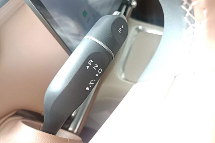 Used Wuling Bingo S 2025 Model 325km Deluxe Edition Gear Lever