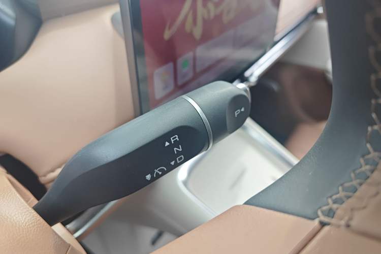 Used Wuling Bingo S 2025 Model 325km Flagship Edition Gear Lever