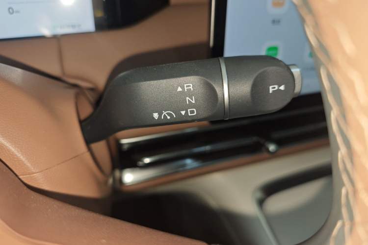 Used Wuling Bingo S 2025 Model 325km Deluxe Edition Gear Lever