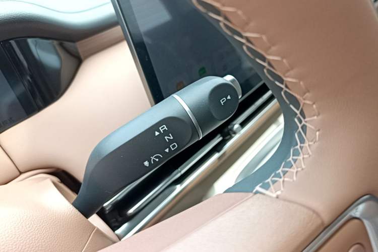 Used Wuling Bingo S 2025 Model 325km Deluxe Edition Gear Lever