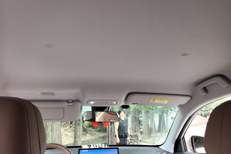 Used Wuling Bingo S 2025 Model 430km Deluxe Edition Headliner