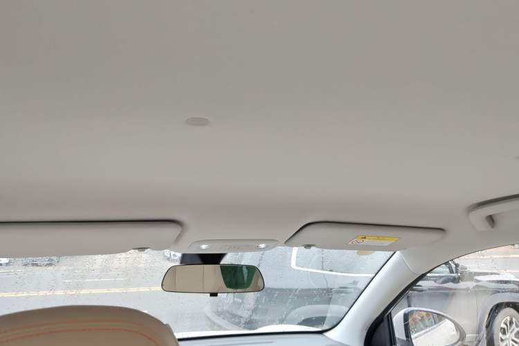 Used Wuling Bingo S 2025 Model 325km Deluxe Edition Headliner