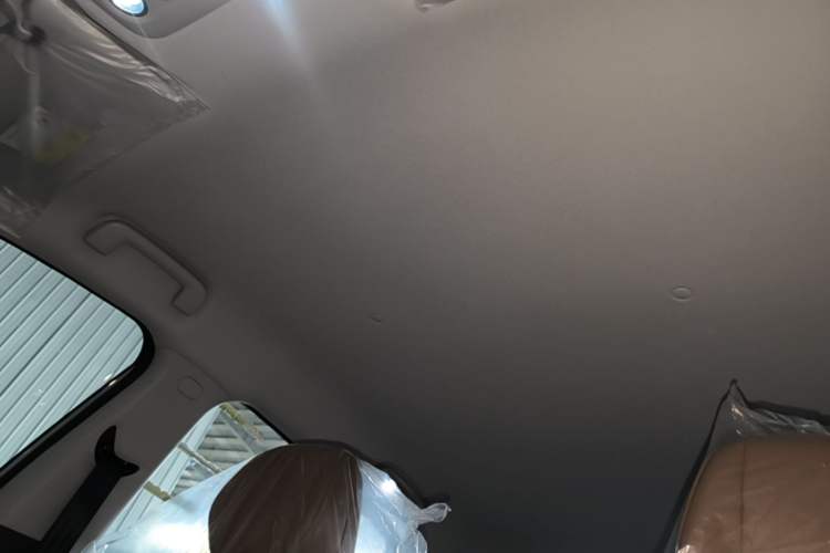 Used Wuling Bingo S 2025 Model 430km Deluxe Edition Headliner