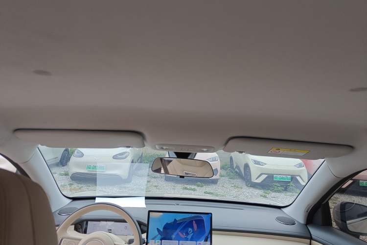 Used Wuling Bingo S 2025 Model 325km Deluxe Edition Headliner
