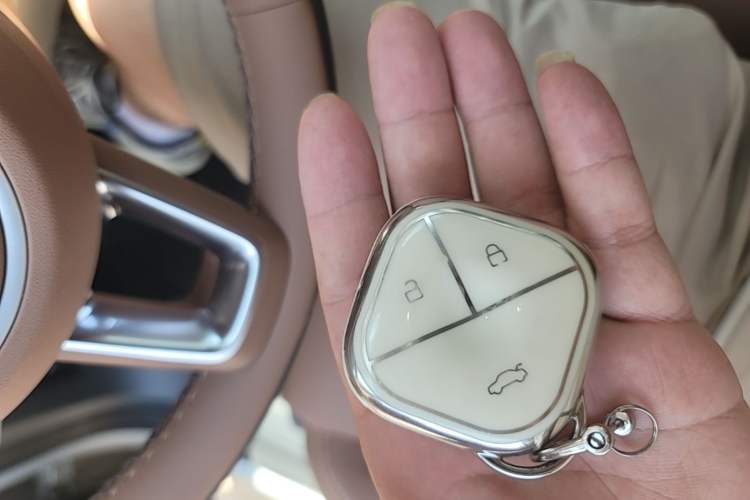 Used Wuling Bingo S 2025 Model 325km Deluxe Edition Interior 1