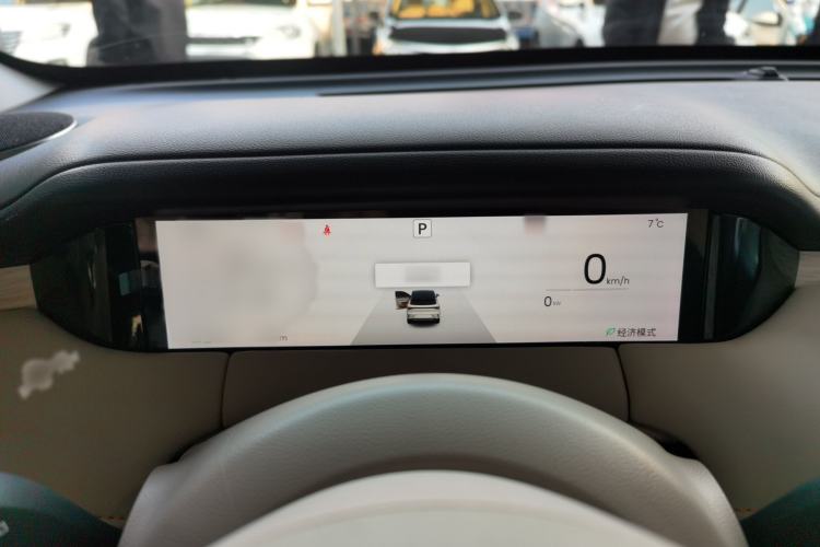 Used Wuling Bingo S 2025 Model 325km Deluxe Edition Interior 4