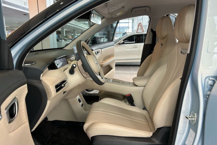 Used Wuling Bingo S 2025 Model 430km Flagship Edition Interior 6