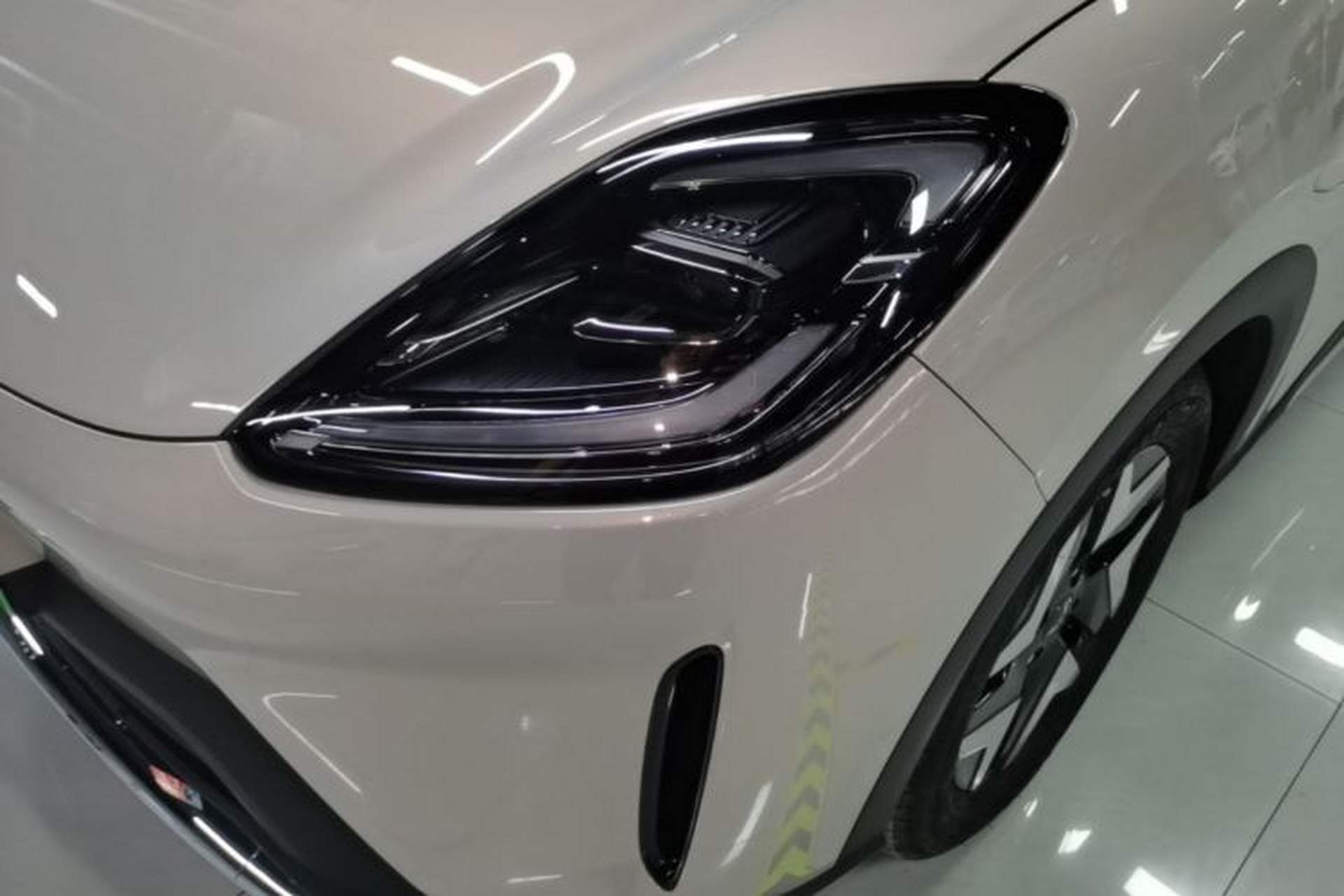 Used Wuling Bingo S 2025 Model 325km Flagship Edition Left Front Headlight