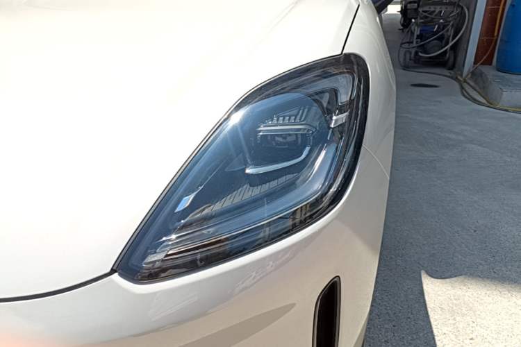 Used Wuling Bingo S 2025 Model 325km Flagship Edition Left Front Headlight