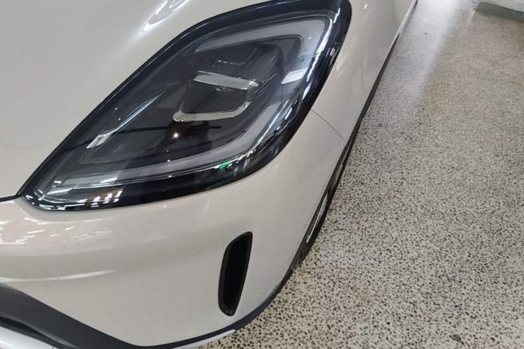 Used Wuling Bingo S 2025 Model 325km Deluxe Edition Left Front Headlight