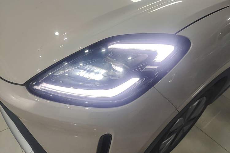 Used Wuling Bingo S 2025 Model 325km Deluxe Edition Left Front Headlight
