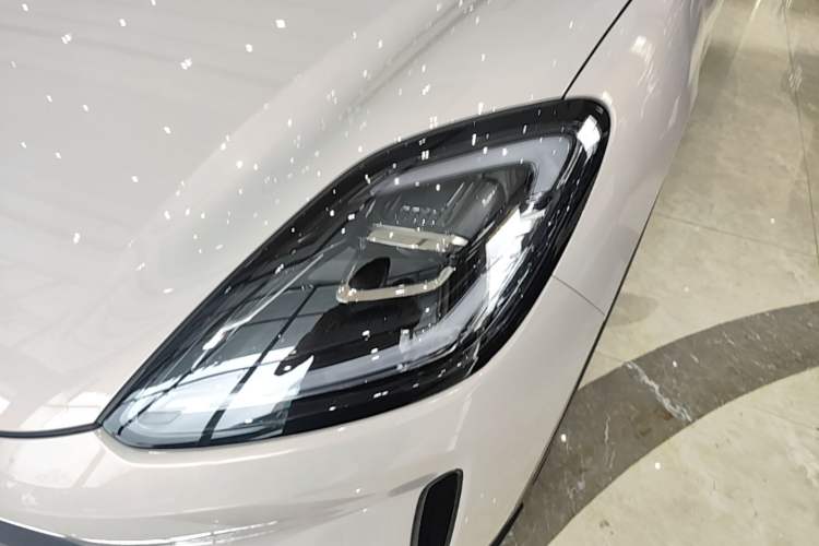 Used Wuling Bingo S 2025 Model 430km Flagship Edition Left Front Headlight