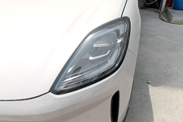 Used Wuling Bingo S 2025 Model 325km Deluxe Edition Left Front Headlight