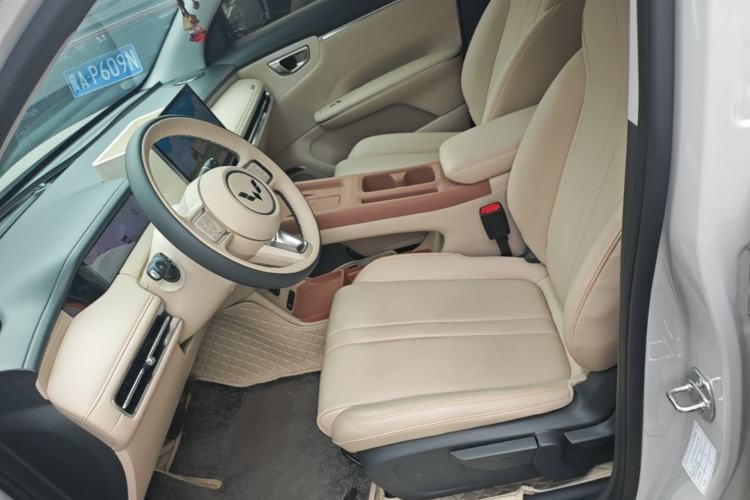 Used Wuling Bingo S 2025 Model 325km Deluxe Edition Left Front Seat