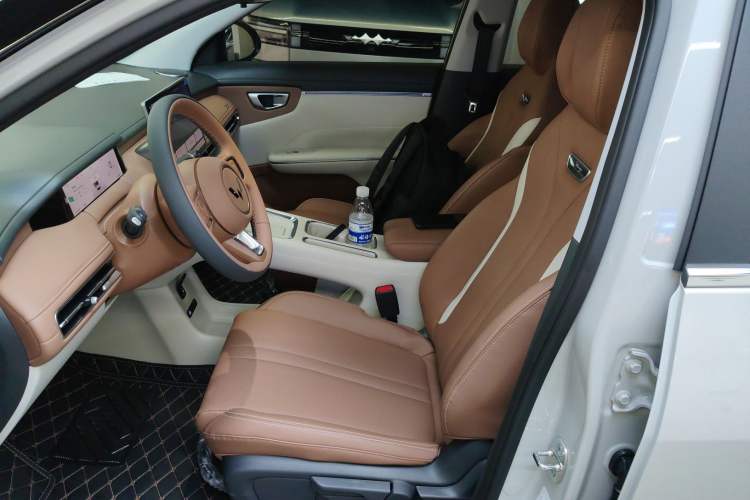 Used Wuling Bingo S 2025 Model 325km Deluxe Edition Left Front Seat