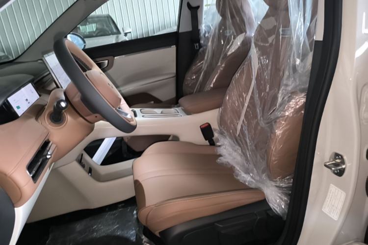 Used Wuling Bingo S 2025 Model 430km Deluxe Edition Left Front Seat