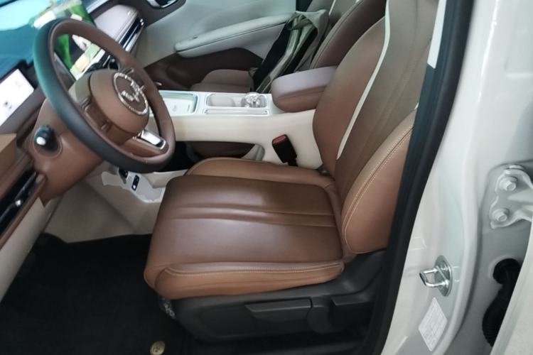 Used Wuling Bingo S 2025 Model 325km Deluxe Edition Left Front Seat