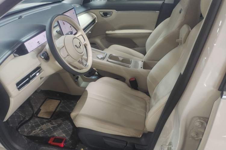 Used Wuling Bingo S 2025 Model 325km Deluxe Edition Left Front Seat