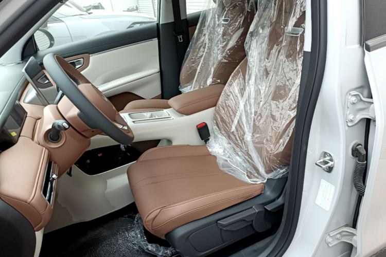Used Wuling Bingo S 2025 Model 325km Deluxe Edition Left Front Seat