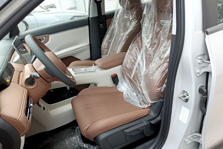 Used Wuling Bingo S 2025 Model 325km Deluxe Edition Left Front Seat