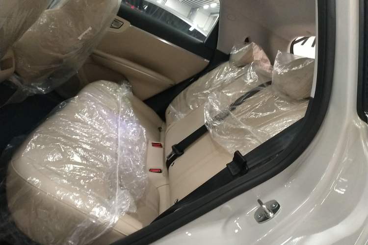 Used Wuling Bingo S 2025 Model 430km Flagship Edition Left Rear Seat