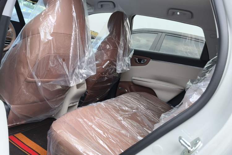 Used Wuling Bingo S 2025 Model 325km Deluxe Edition Left Rear Seat