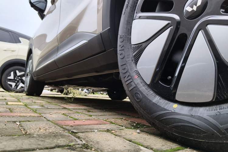 Used Wuling Bingo S 2025 Model 325km Deluxe Edition Left Side Sill