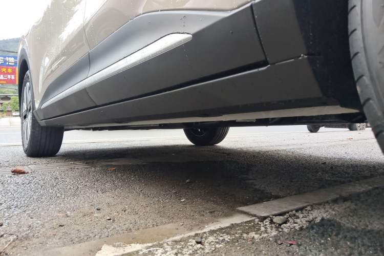 Used Wuling Bingo S 2025 Model 325km Deluxe Edition Left Side Sill