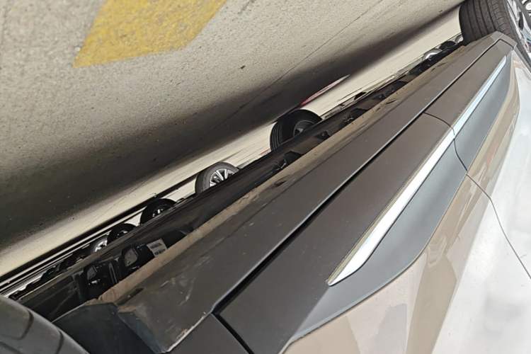Used Wuling Bingo S 2025 Model 430km Flagship Edition Left Side Sill