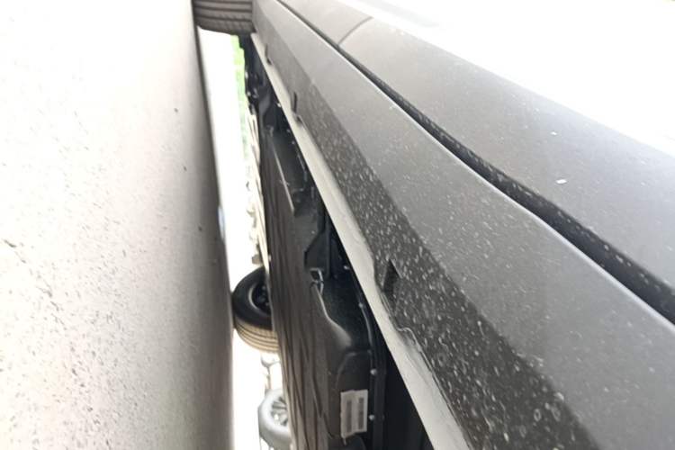 Used Wuling Bingo S 2025 Model 325km Deluxe Edition Left Side Sill