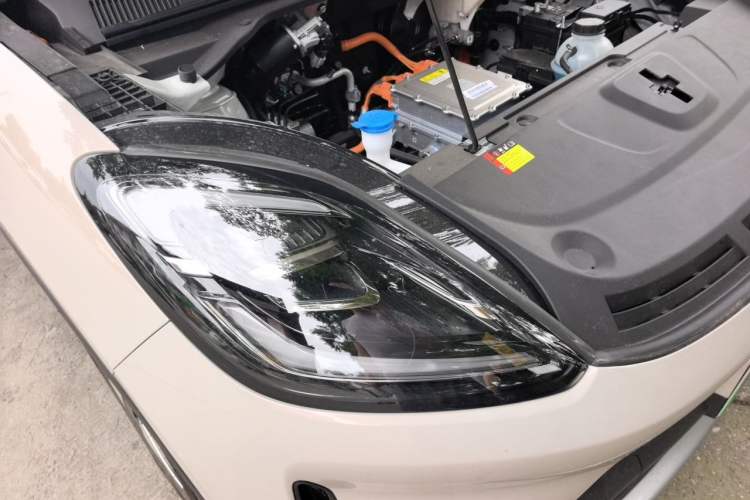 Used Wuling Bingo S 2025 Model 430km Deluxe Edition Right Front Headlight