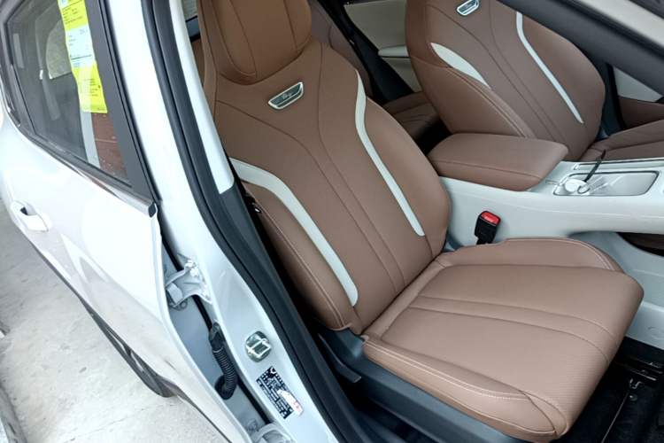 Used Wuling Bingo S 2025 Model 325km Flagship Edition Right Front Seat