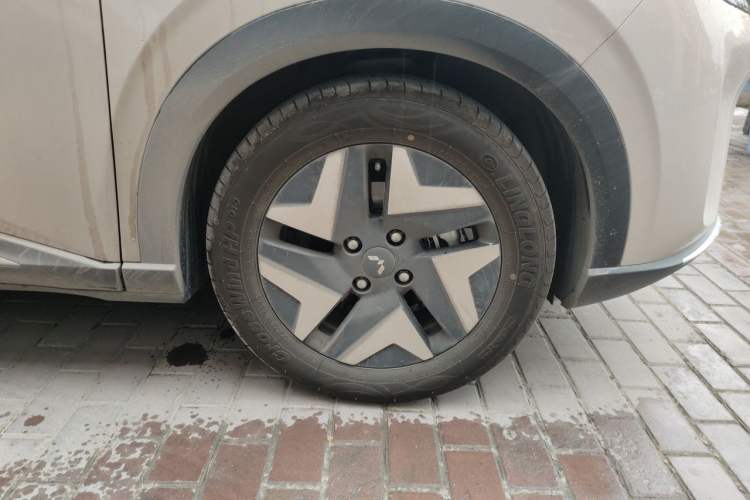 Used Wuling Bingo S 2025 Model 430km Flagship Edition Right Front Wheel Hub