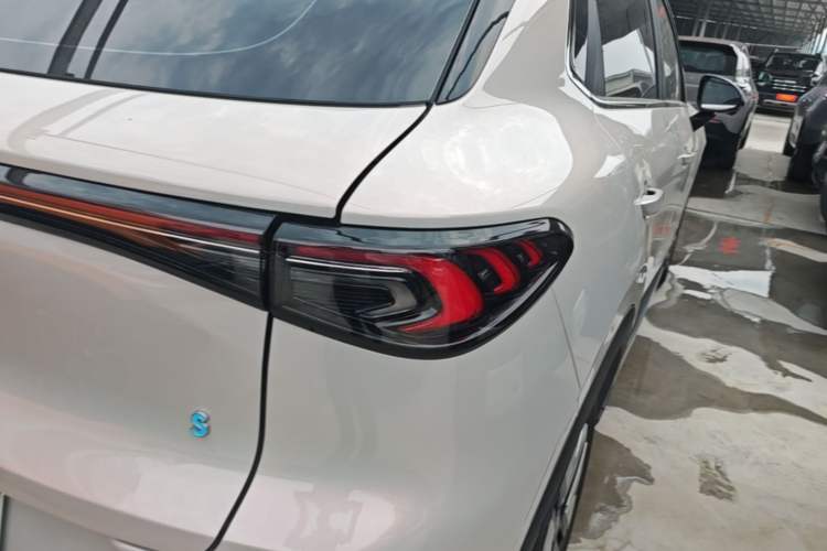 Used Wuling Bingo S 2025 Model 325km Deluxe Edition Right Rear Taillight