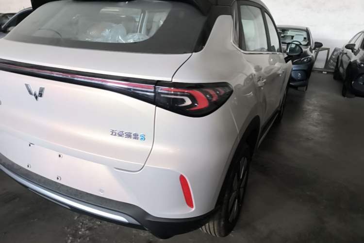 Used Wuling Bingo S 2025 Model 430km Deluxe Edition Right Rear Taillight