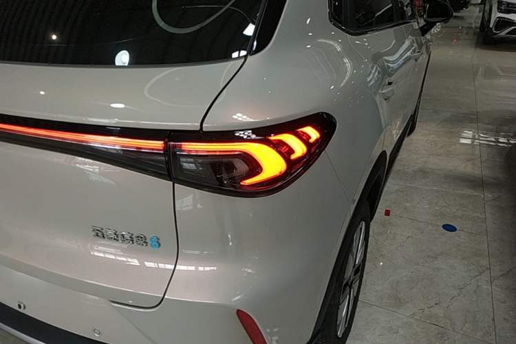 Used Wuling Bingo S 2025 Model 325km Deluxe Edition Right Rear Taillight