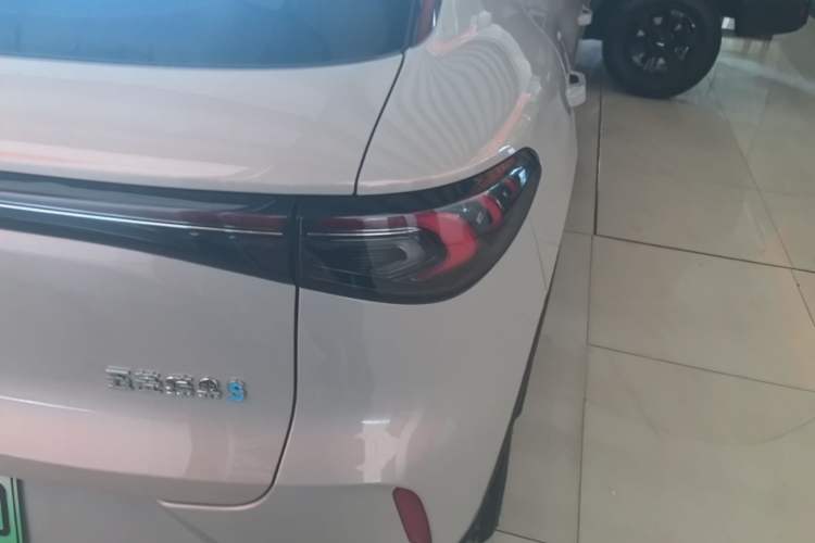Used Wuling Bingo S 2025 Model 430km Flagship Edition Right Rear Taillight